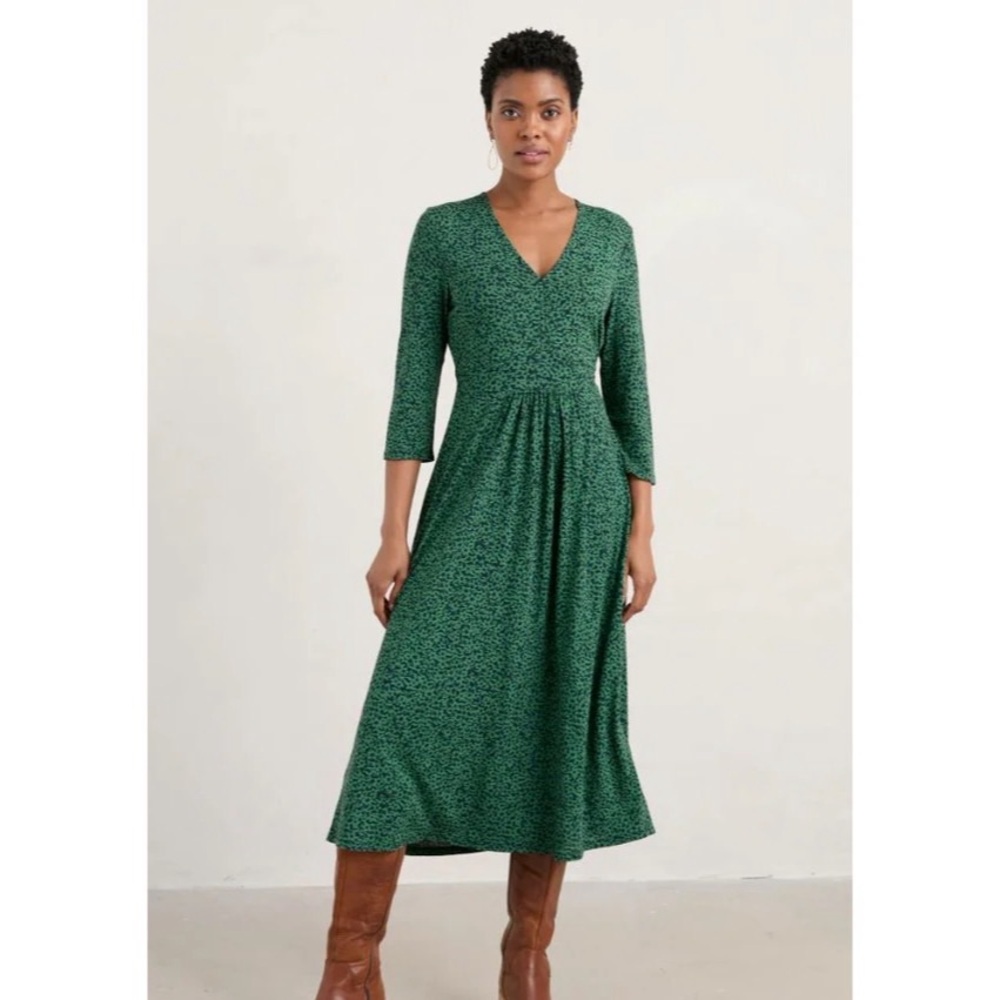 Seasalt Cornwall Carwynnen Three Quarter Sleeve Dress in Ditsy Silhouette Island